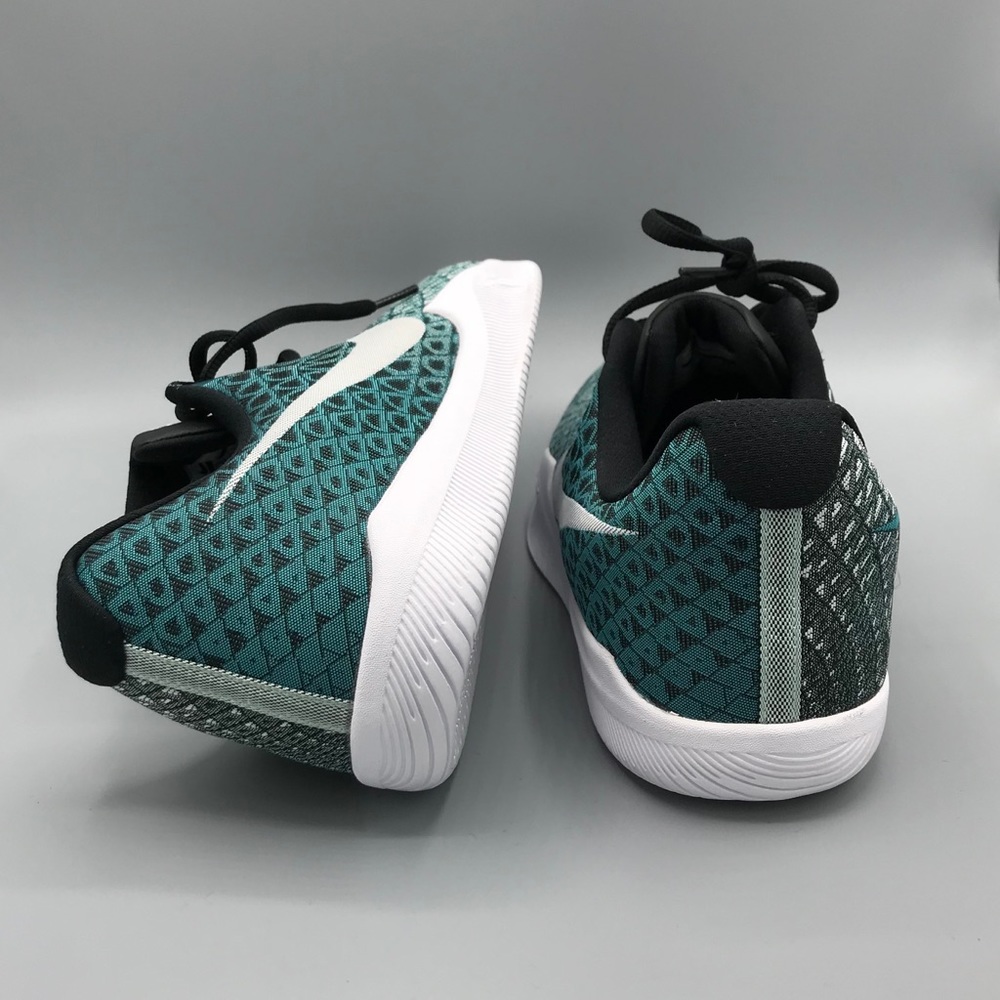 Nike Men’s Kobe Mamba Instinct Basketball Shoes - Picture 6 of 6